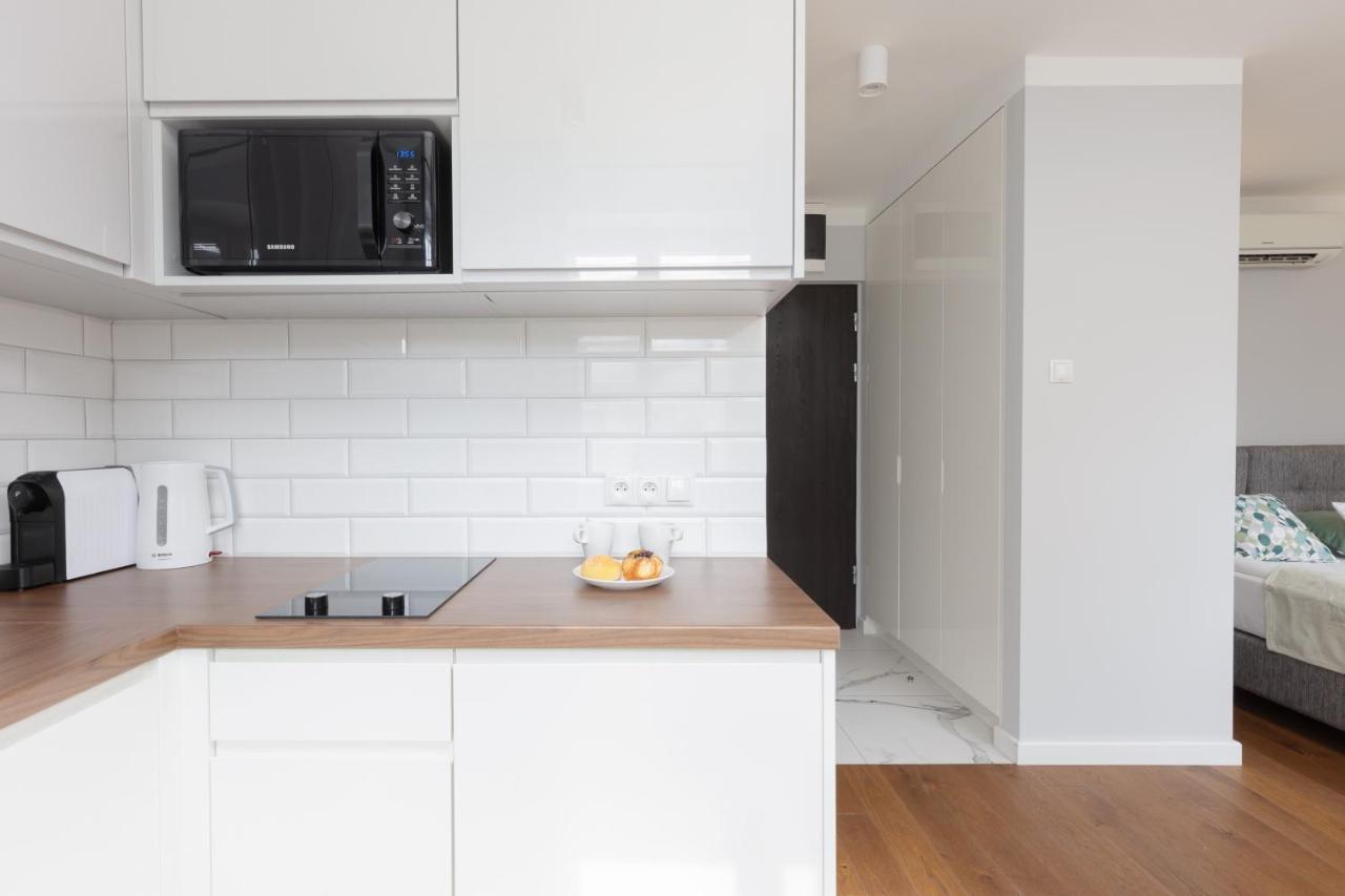 ורשה City Center Aparthotel Chmielna By Noclegi Renters מראה חיצוני תמונה
