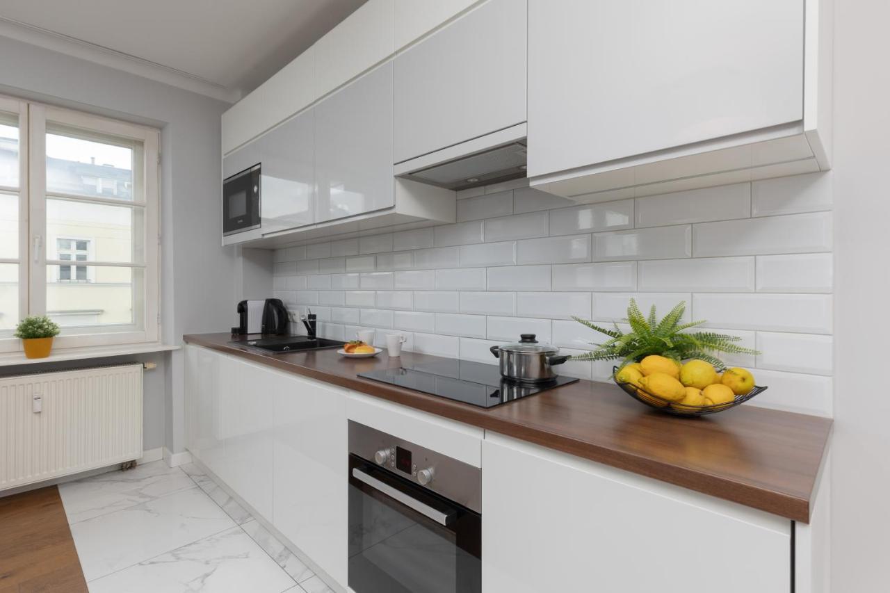 ורשה City Center Aparthotel Chmielna By Noclegi Renters מראה חיצוני תמונה