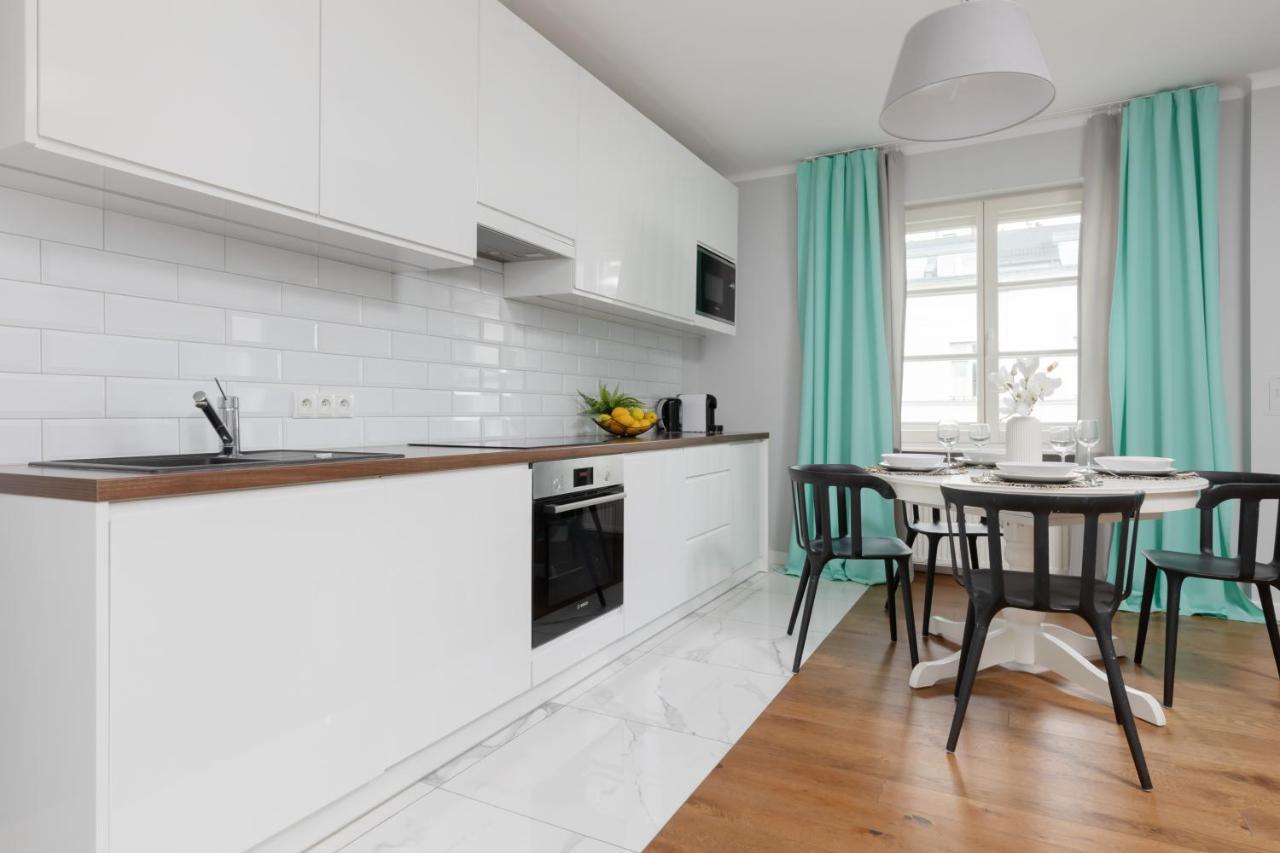 ורשה City Center Aparthotel Chmielna By Noclegi Renters מראה חיצוני תמונה