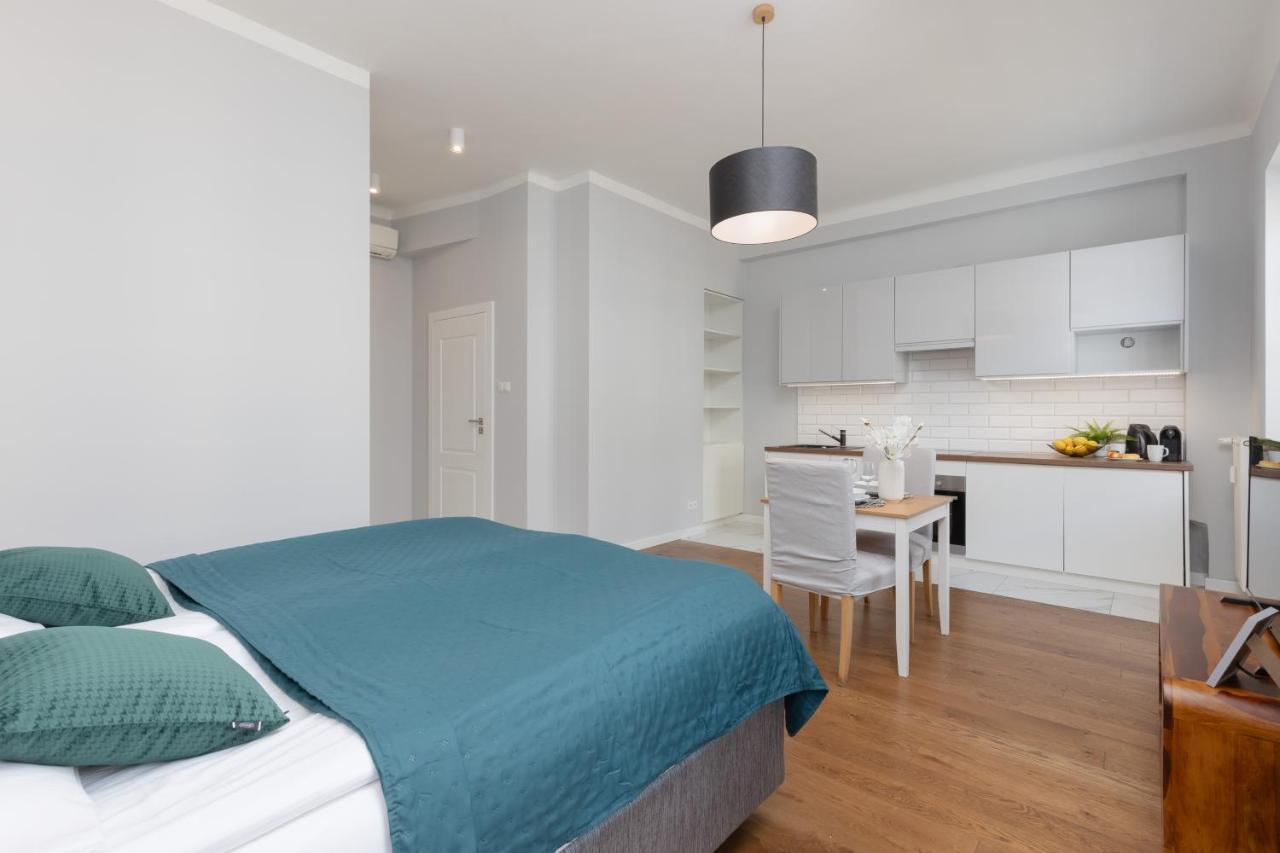 ורשה City Center Aparthotel Chmielna By Noclegi Renters מראה חיצוני תמונה