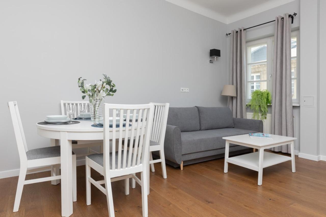 ורשה City Center Aparthotel Chmielna By Noclegi Renters מראה חיצוני תמונה