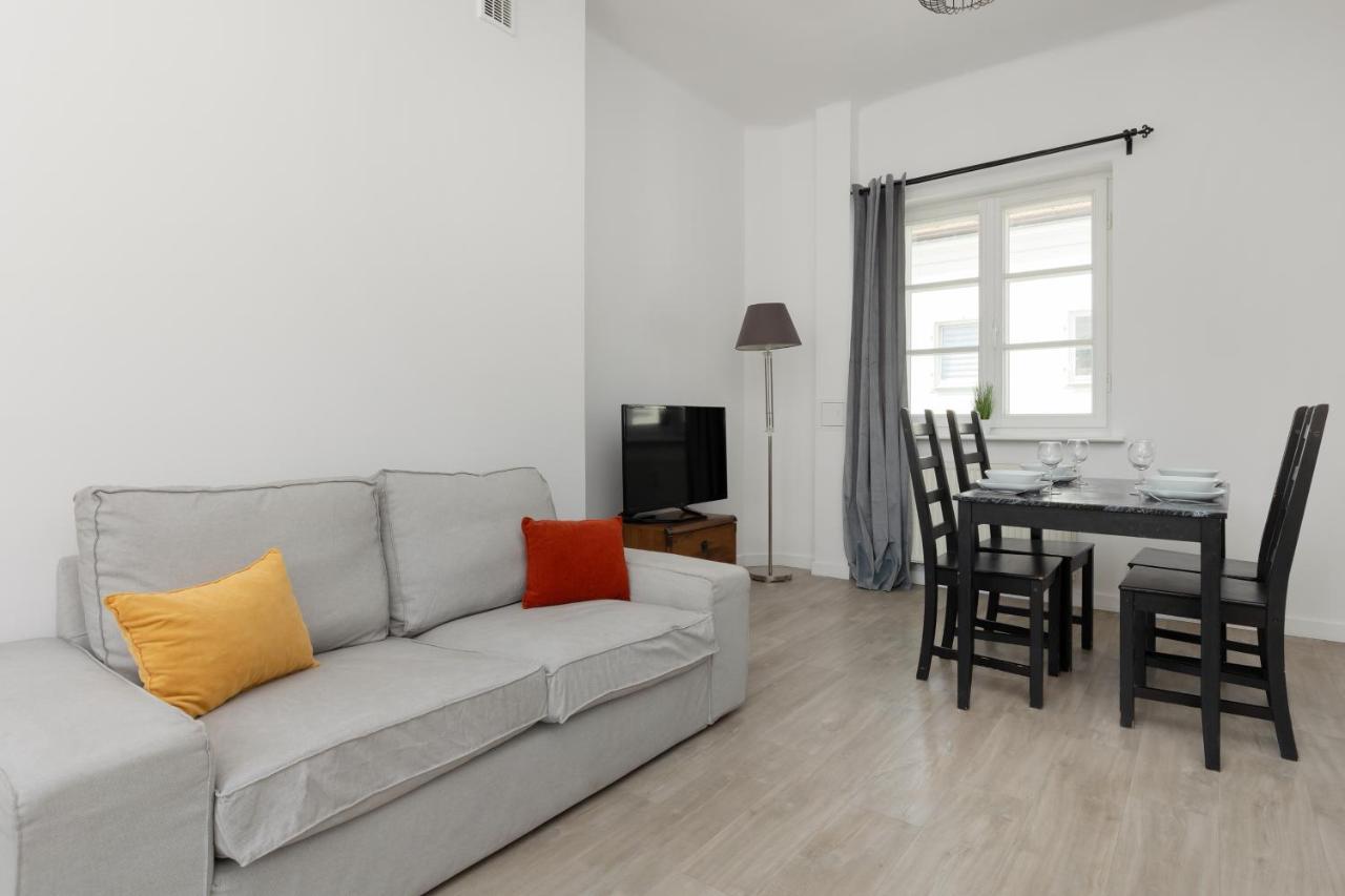 ורשה City Center Aparthotel Chmielna By Noclegi Renters מראה חיצוני תמונה