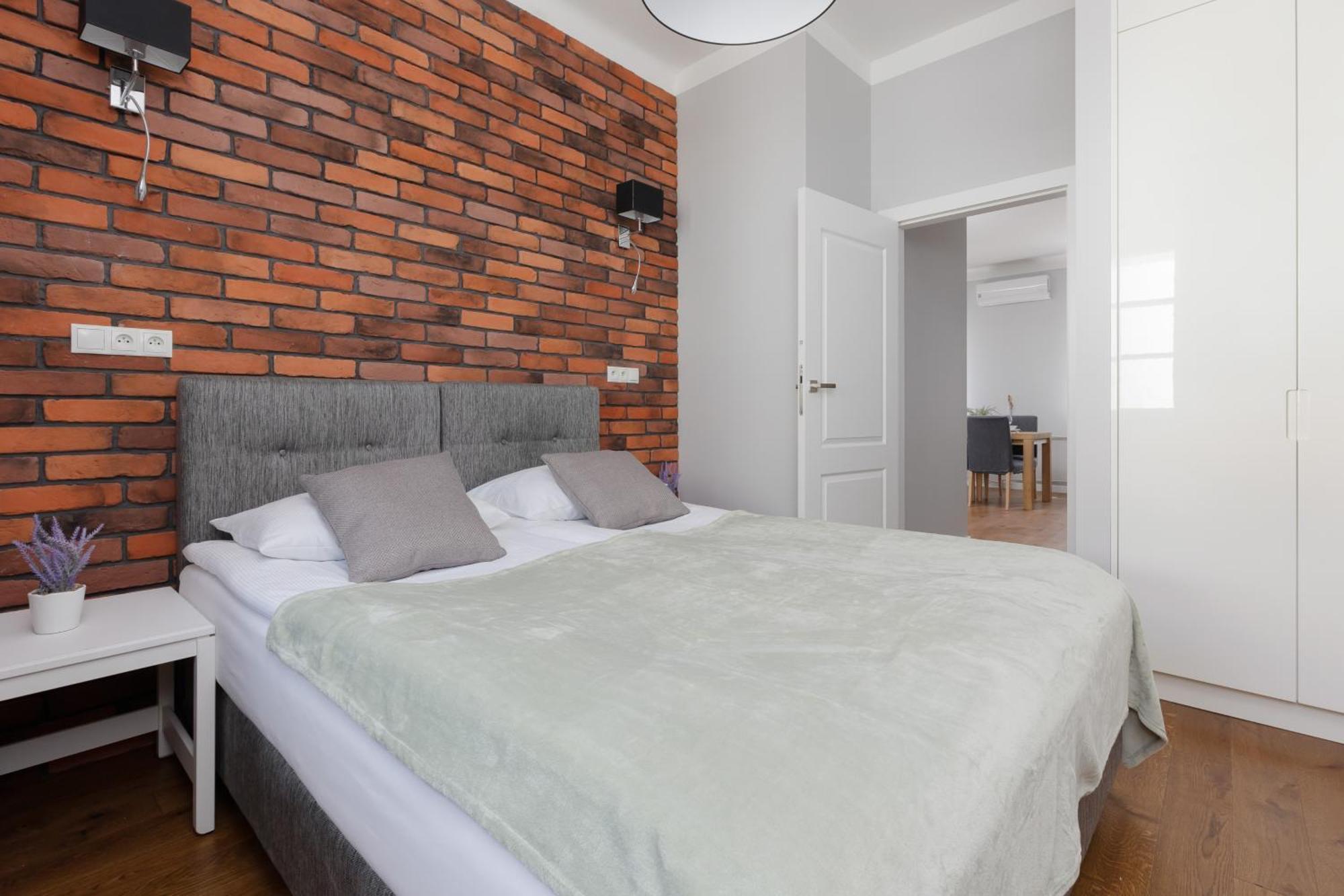 ורשה City Center Aparthotel Chmielna By Noclegi Renters מראה חיצוני תמונה