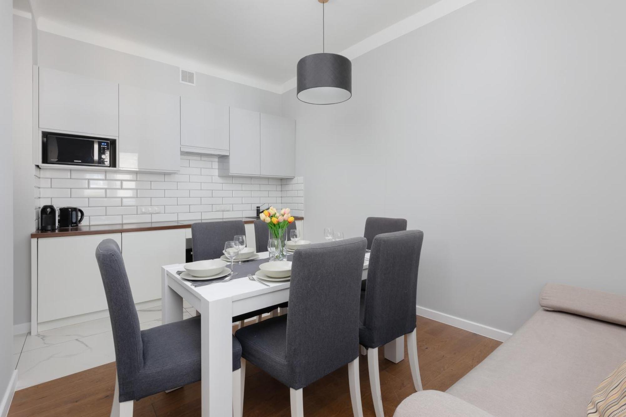 ורשה City Center Aparthotel Chmielna By Noclegi Renters מראה חיצוני תמונה