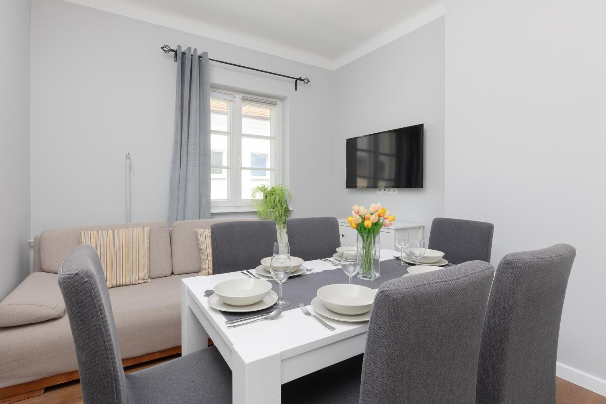 ורשה City Center Aparthotel Chmielna By Noclegi Renters מראה חיצוני תמונה