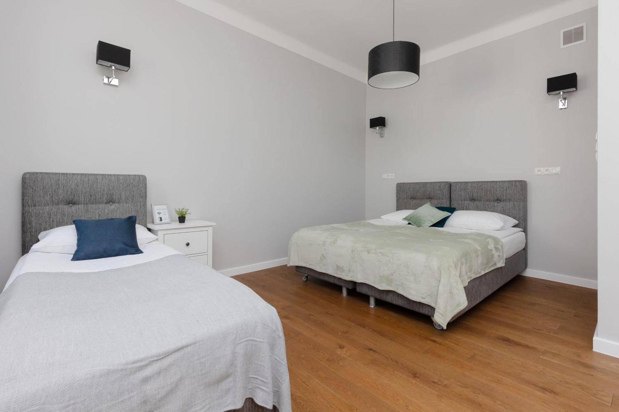 ורשה City Center Aparthotel Chmielna By Noclegi Renters מראה חיצוני תמונה