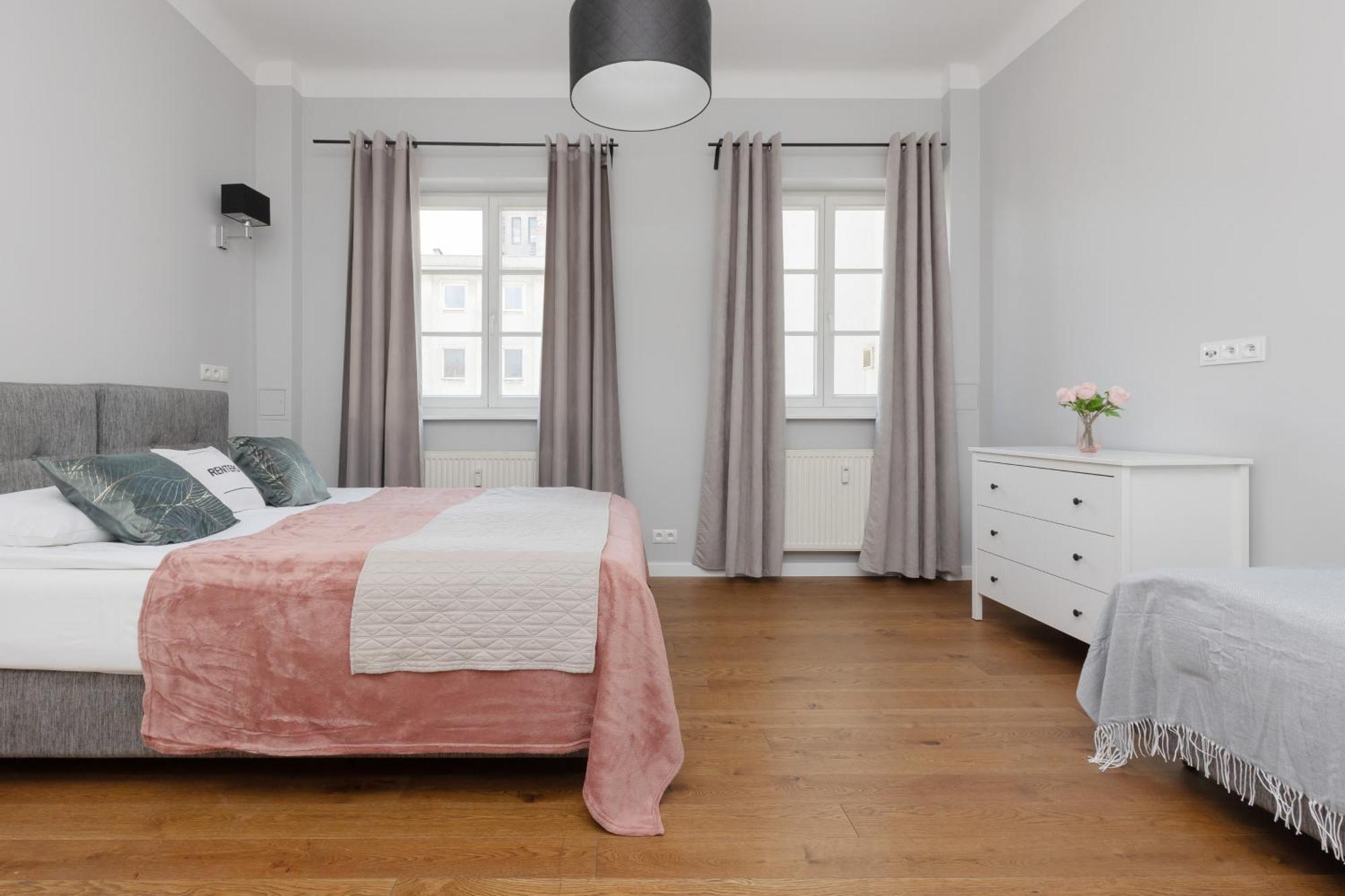 ורשה City Center Aparthotel Chmielna By Noclegi Renters מראה חיצוני תמונה