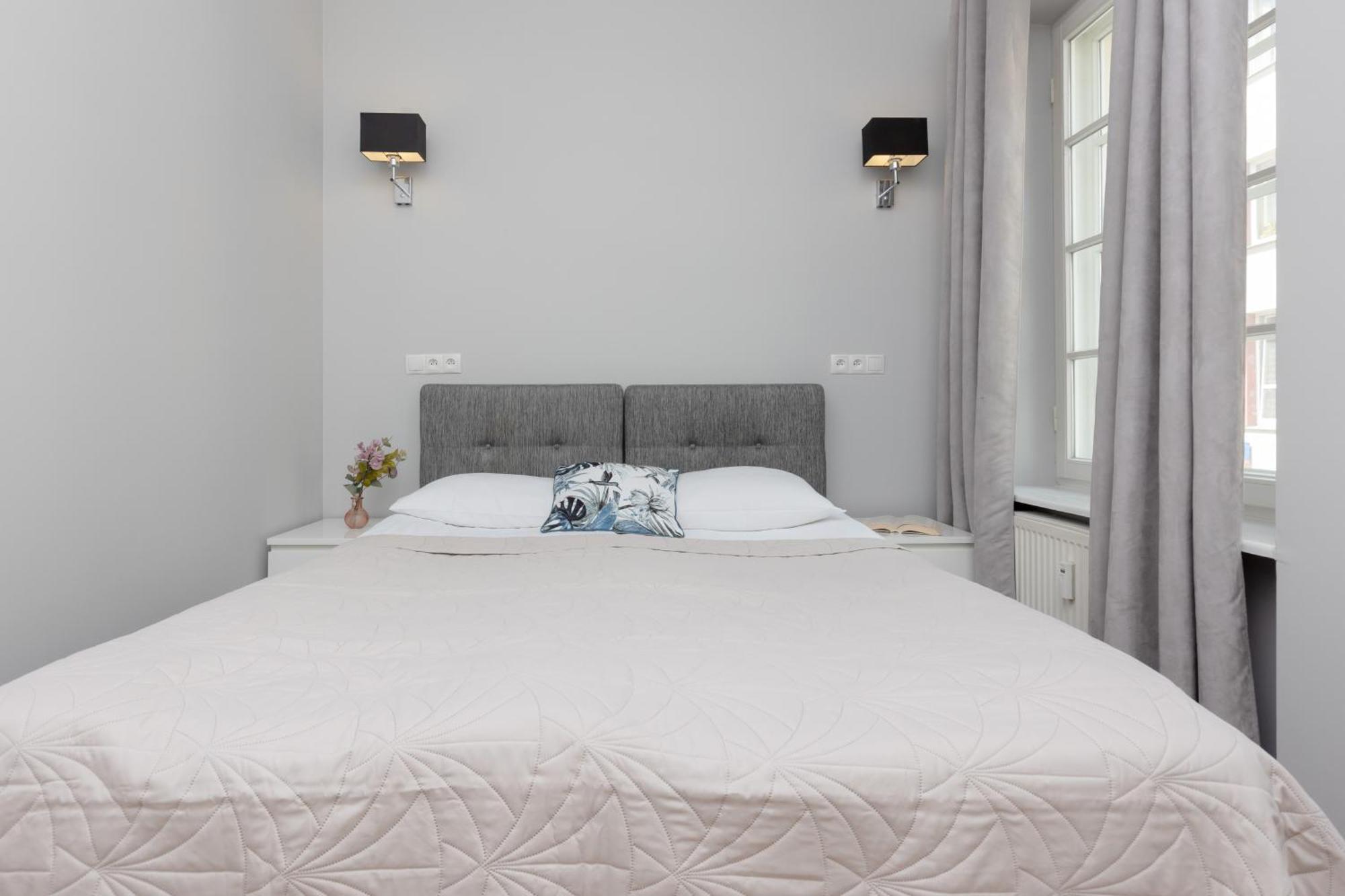 ורשה City Center Aparthotel Chmielna By Noclegi Renters מראה חיצוני תמונה